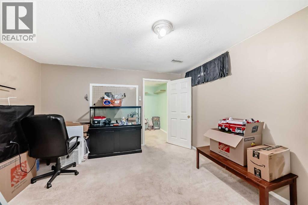 Single Family House 4 Level for Sale in  Harvest Rose Place NE Harvest Hills Calgary 