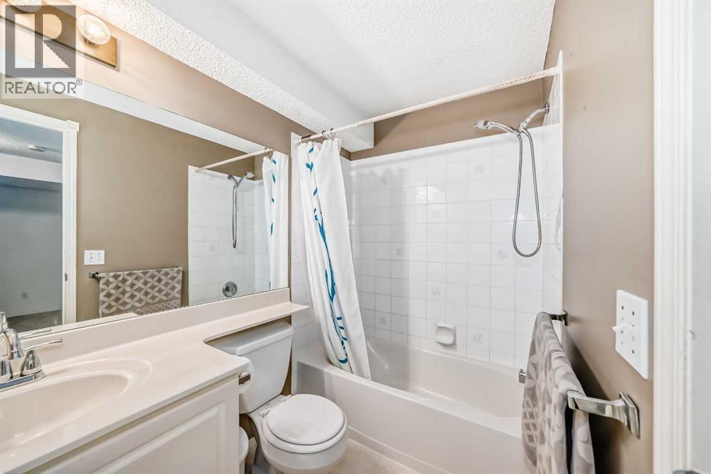 Single Family House 4 Level for Sale in  Harvest Rose Place NE Harvest Hills Calgary 