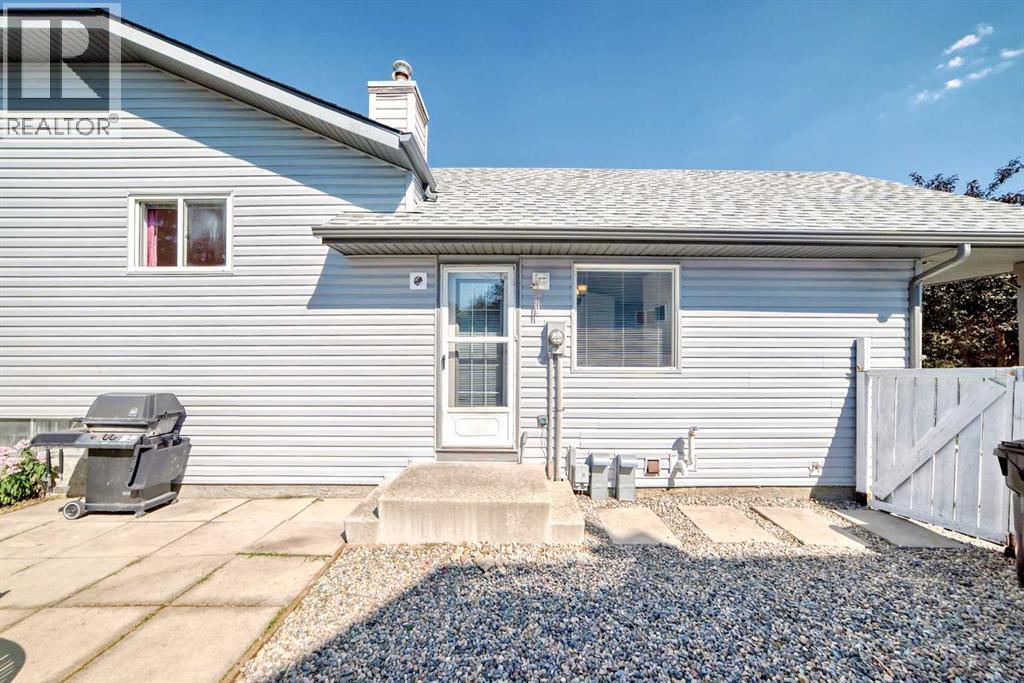 Single Family House 4 Level for Sale in  Harvest Rose Place NE Harvest Hills Calgary 