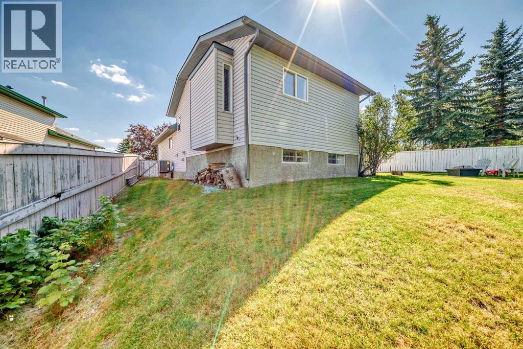 Single Family House 4 Level for Sale in  Harvest Rose Place NE Harvest Hills Calgary 
