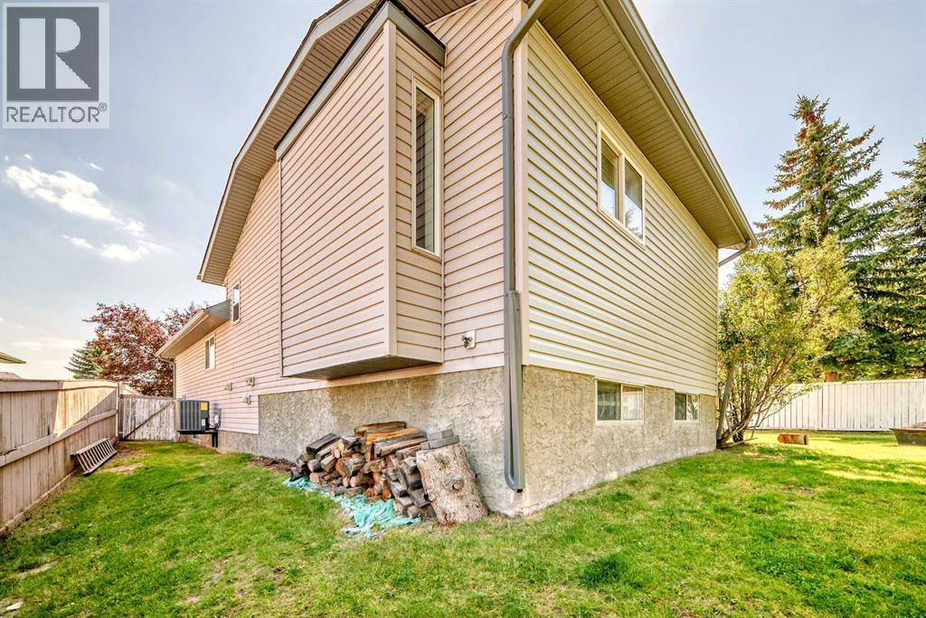Single Family House 4 Level for Sale in  Harvest Rose Place NE Harvest Hills Calgary 