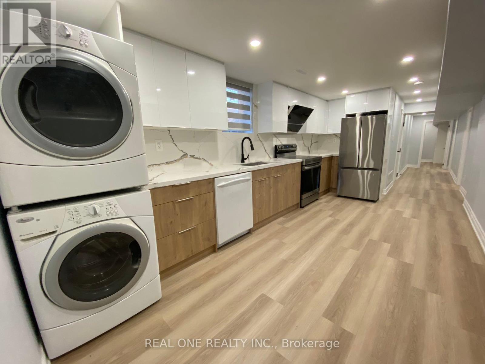 Photo 2 of Basement Room 1186 Shadeland Drive, Mississauga ON