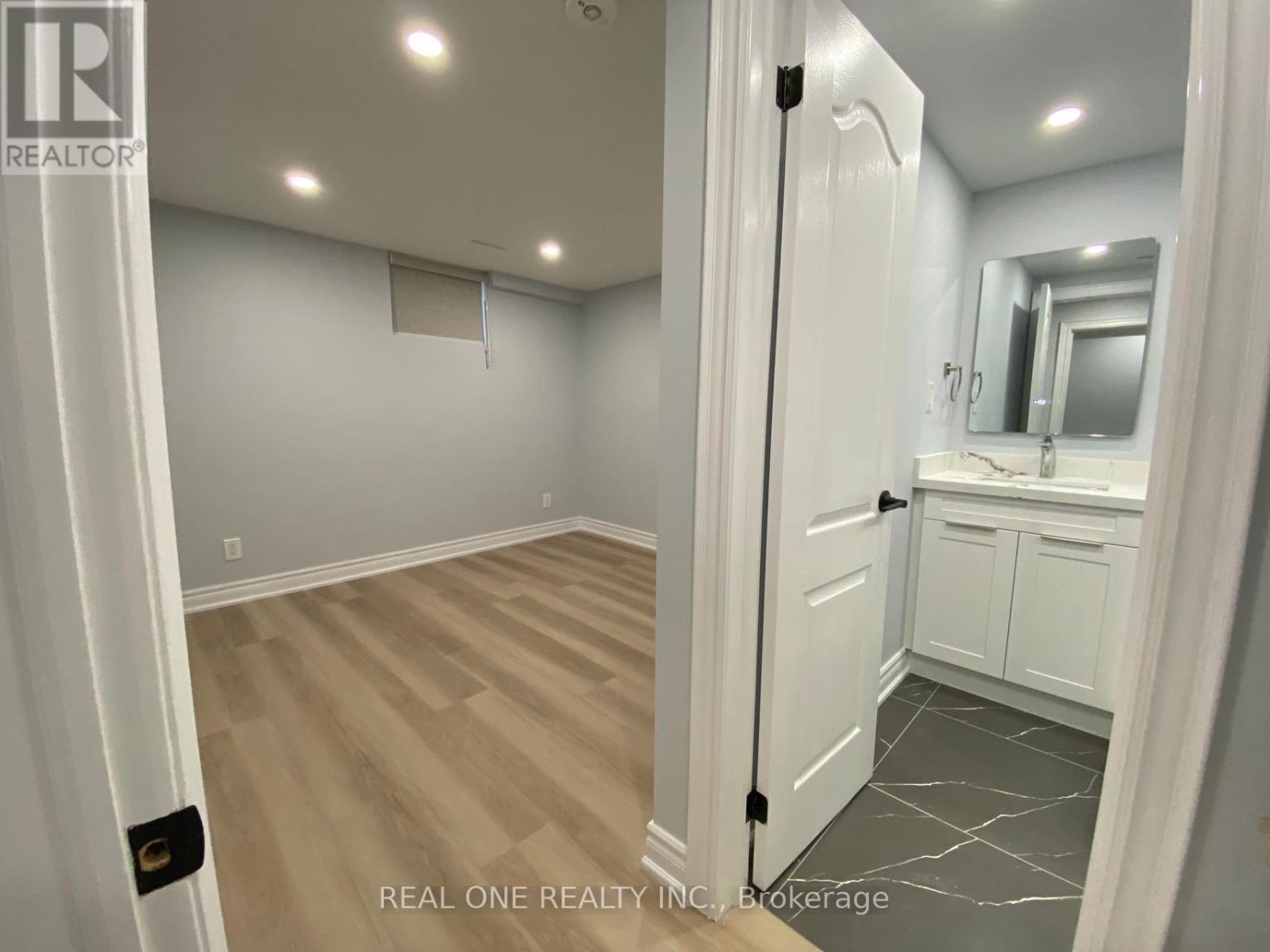 Photo 4 of Basement Room 1186 Shadeland Drive, Mississauga ON