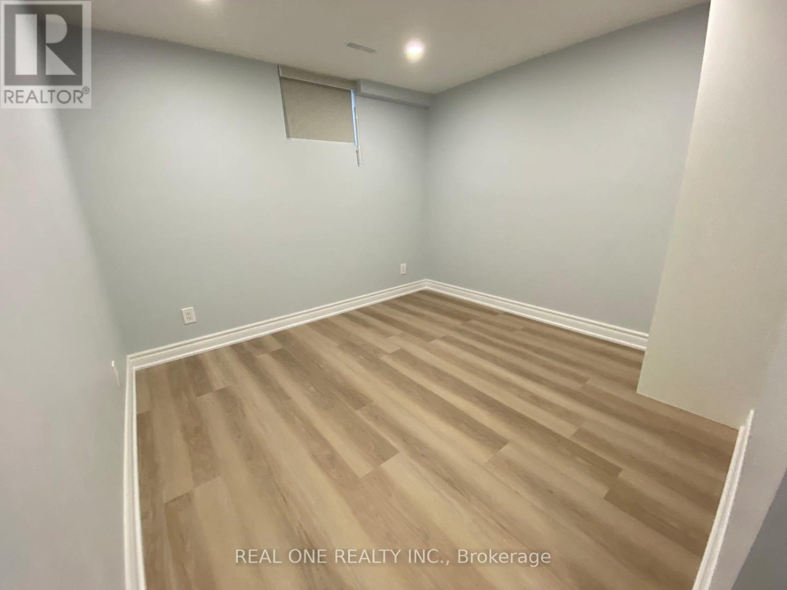 Photo 5 of Basement Room 1186 Shadeland Drive, Mississauga ON