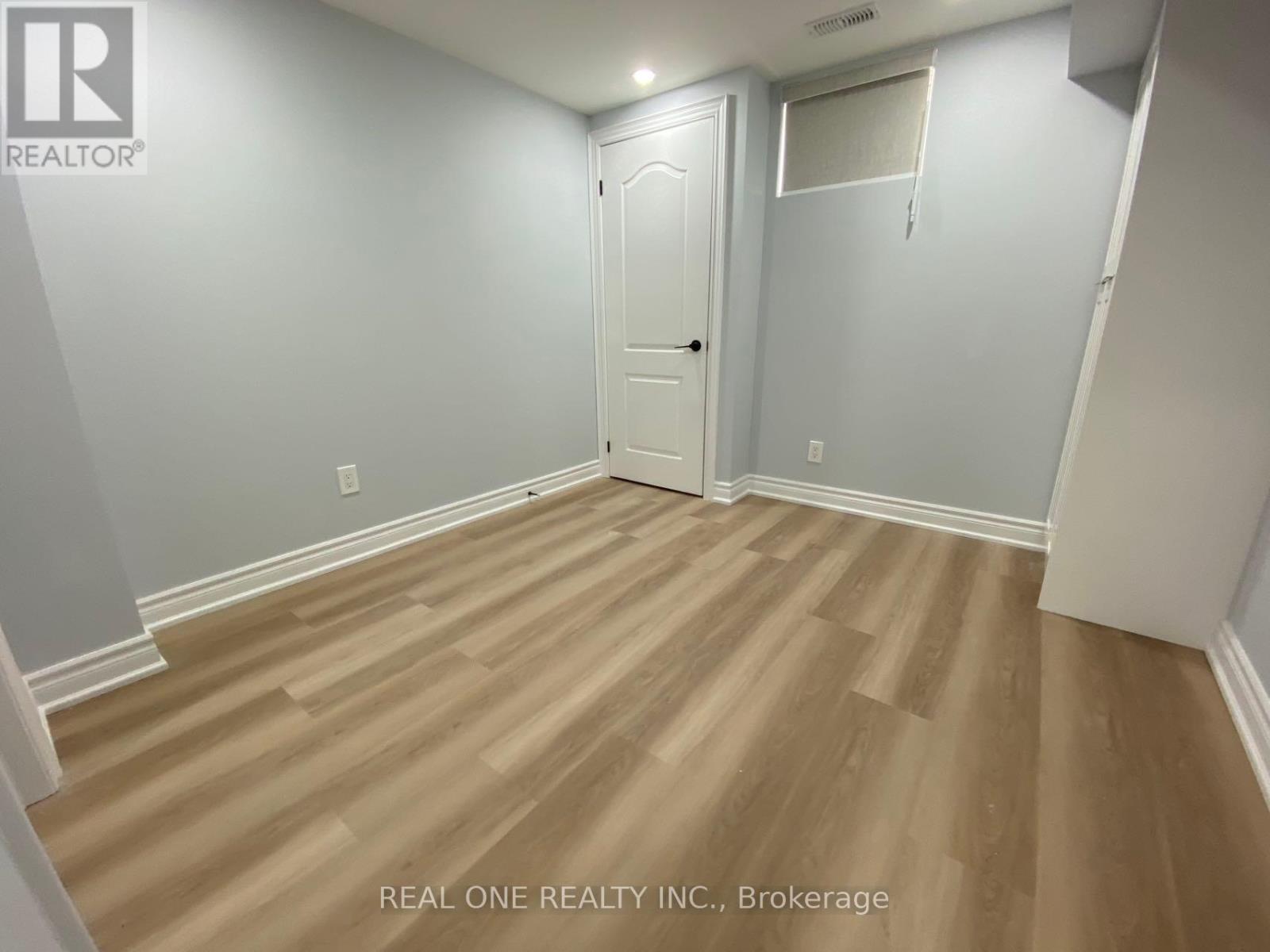 Photo 9 of Basement Room 1186 Shadeland Drive, Mississauga ON