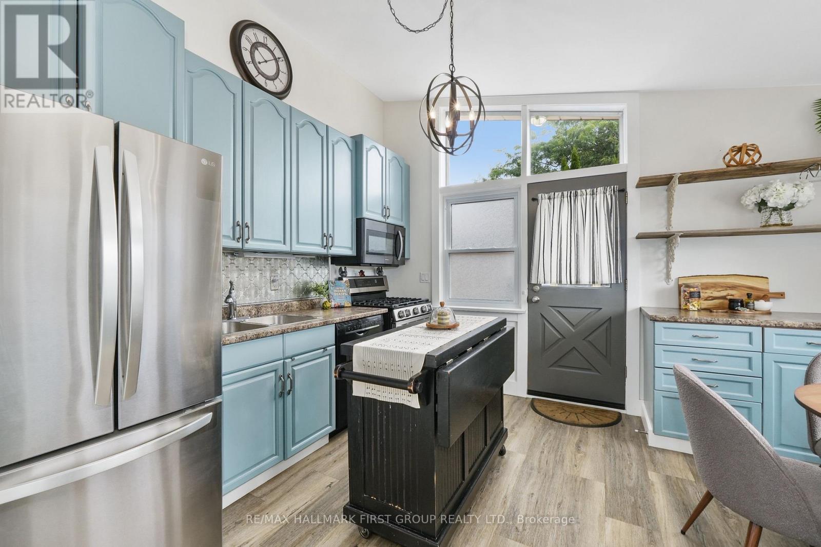Photo 11 of 554 Elizabeth Street, Cobourg ON