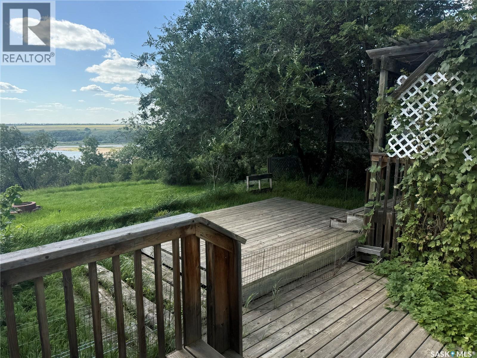 Photo 30 of 47 Tufts Crescent, Outlook SK