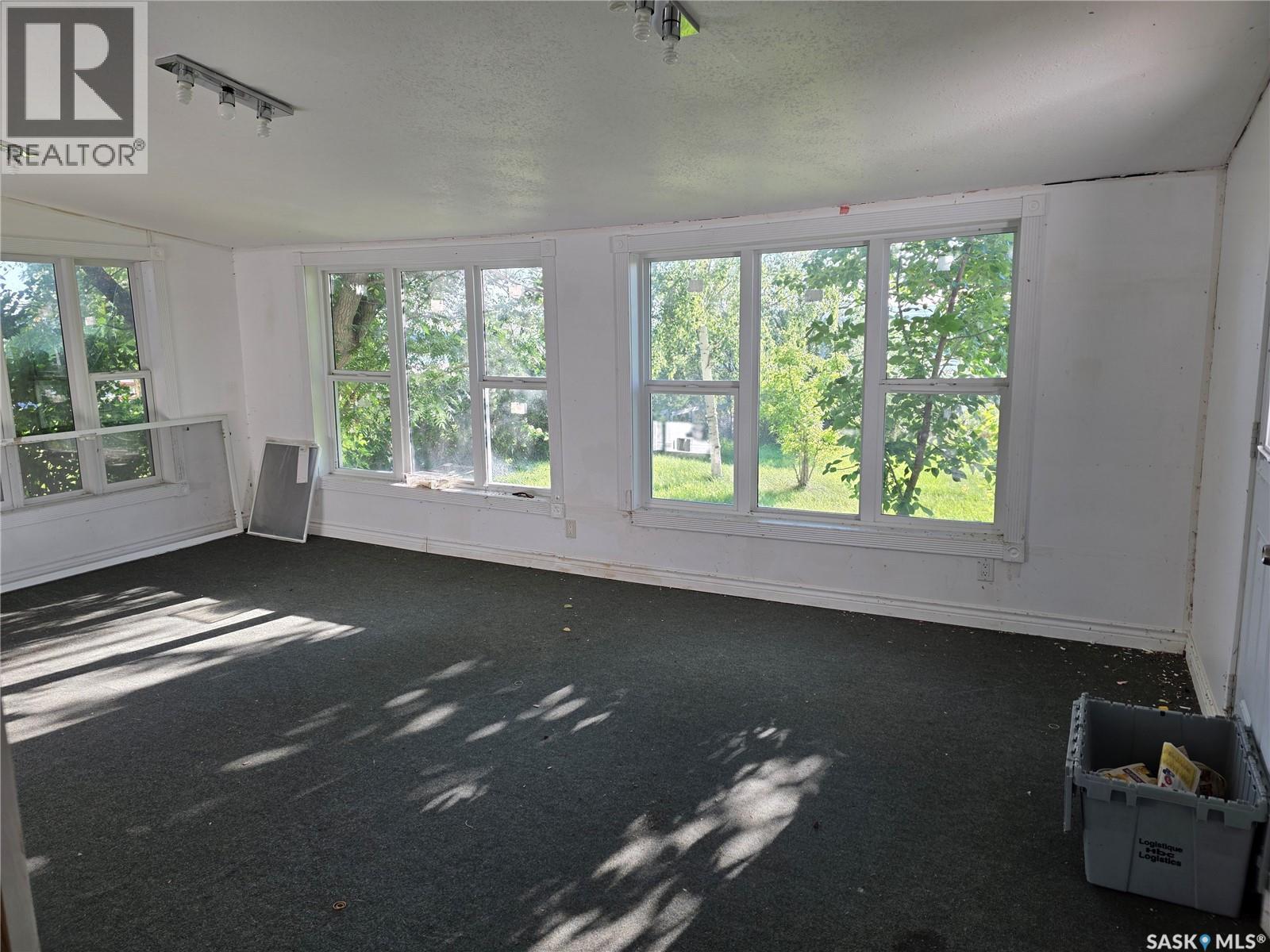 Photo 4 of 47 Tufts Crescent, Outlook SK