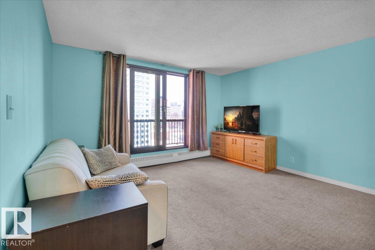 Photo 21 of 10145 109 St Nw, Edmonton AB
