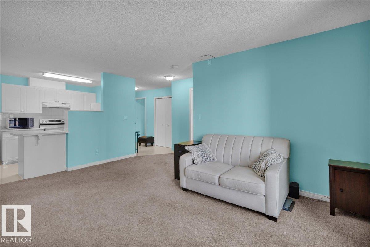 Photo 24 of 10145 109 St Nw, Edmonton AB