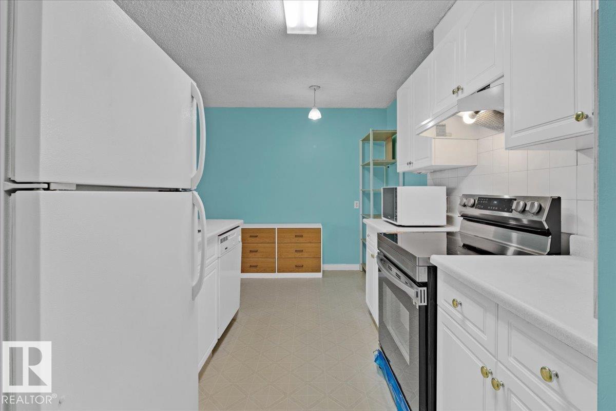 Photo 32 of 10145 109 St Nw, Edmonton AB