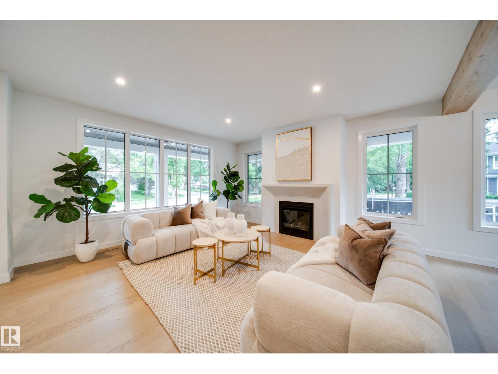 Photo 7 of 6003 111 Av Nw, Edmonton AB