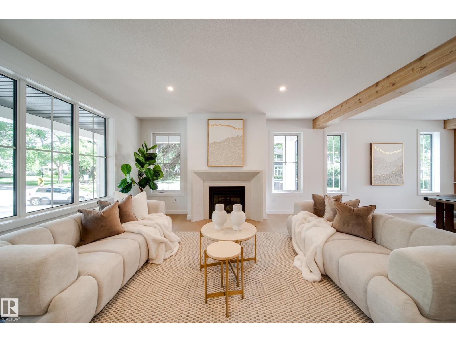 Photo 10 of 6003 111 Av Nw, Edmonton AB