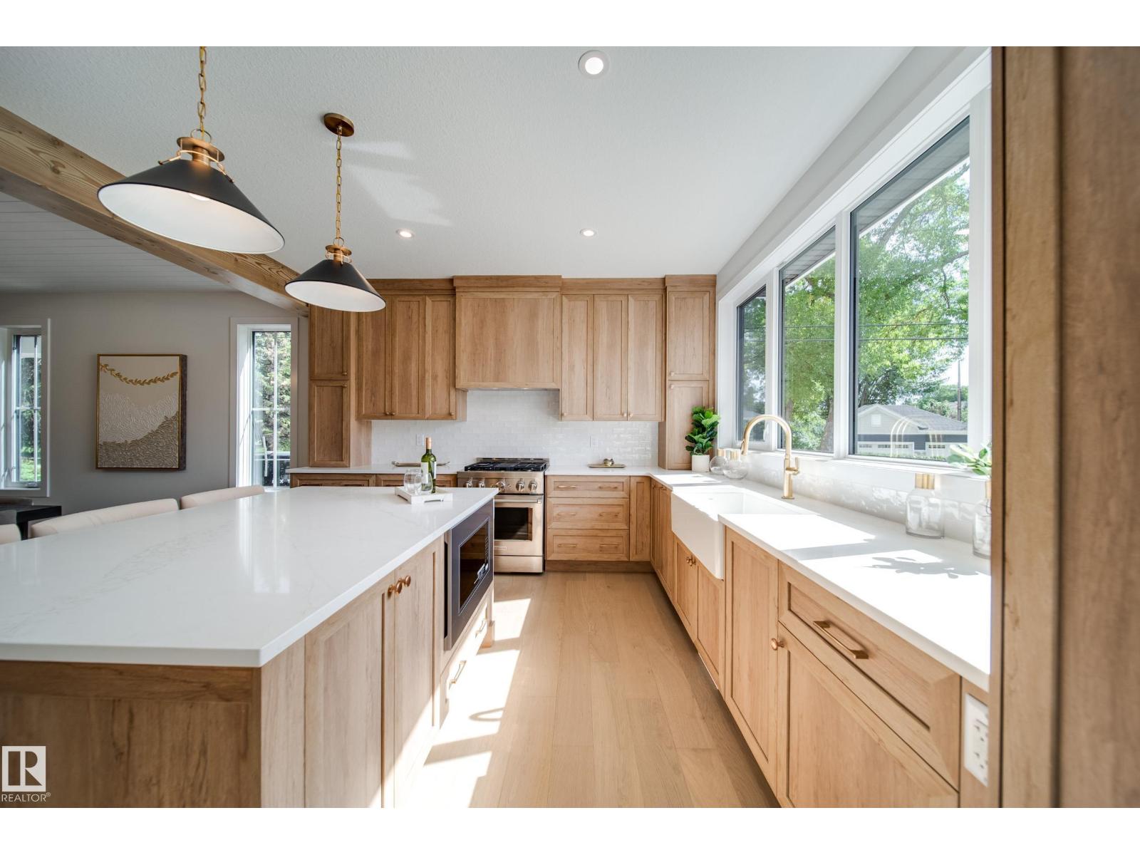 Photo 21 of 6003 111 Av Nw, Edmonton AB