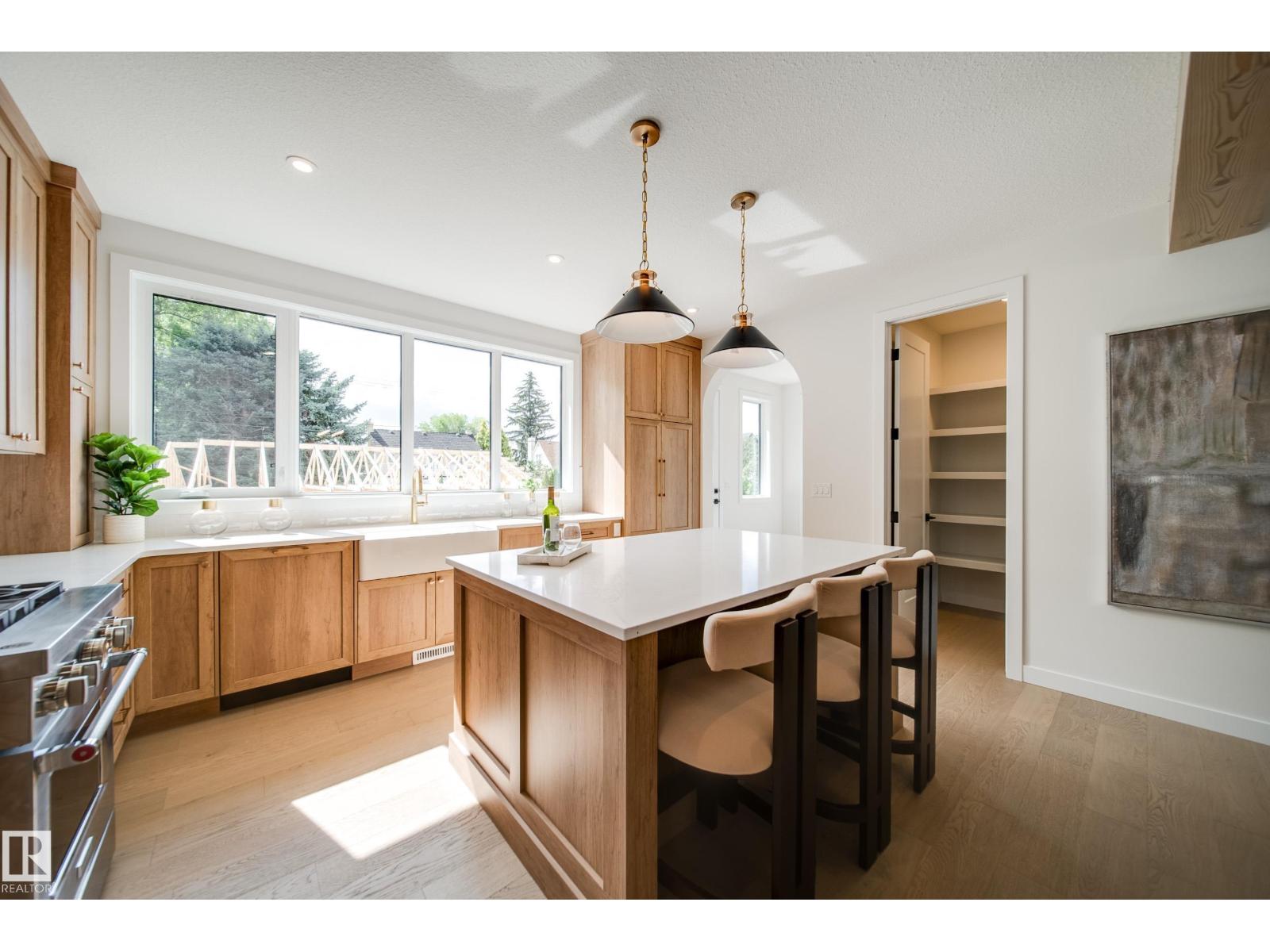 Photo 19 of 6003 111 Av Nw, Edmonton AB