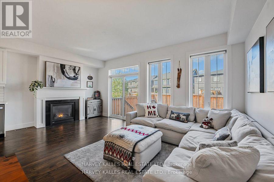 Photo 2 of 203 Yellow Birch Crescent, Blue Mountains ON