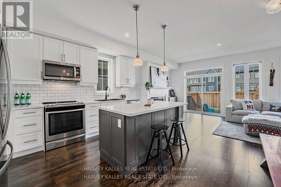 Photo 1 of 203 Yellow Birch Crescent, Blue Mountains ON