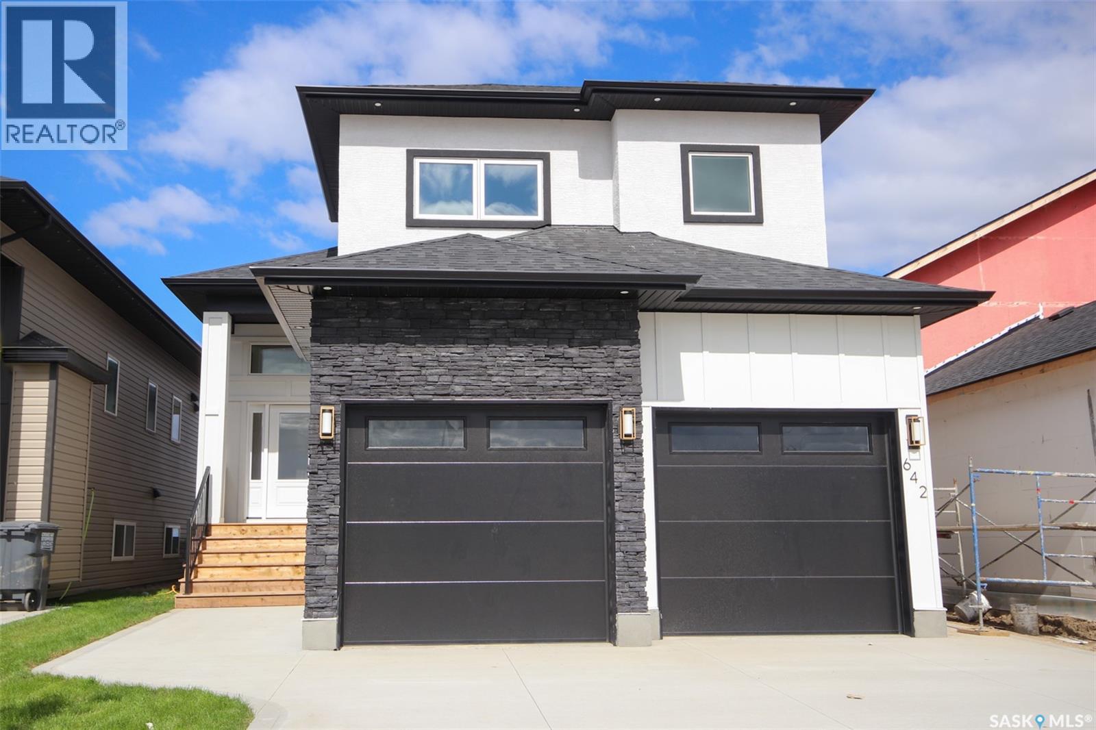 Photo 2 of 642 Sharma Crescent, Saskatoon SK