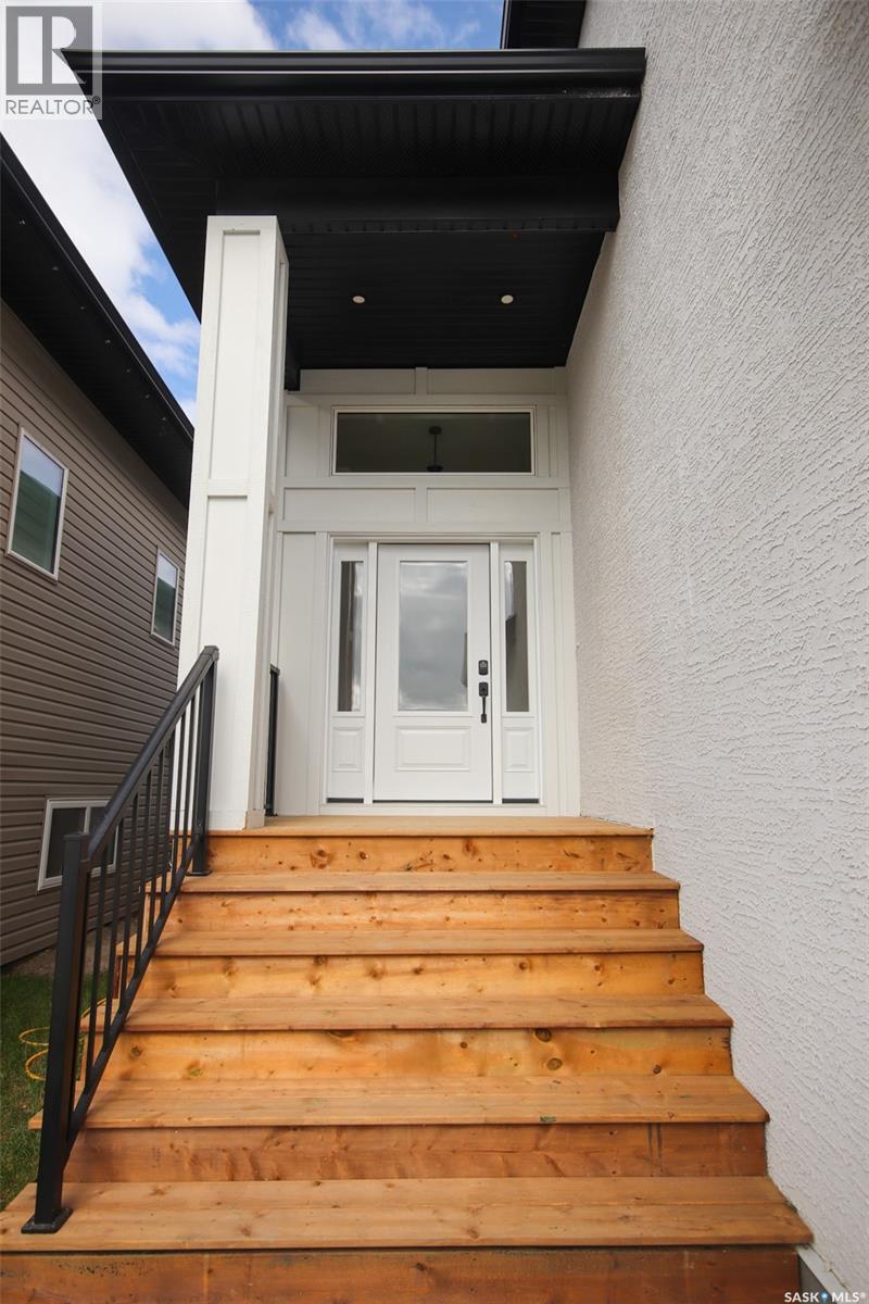 Photo 3 of 642 Sharma Crescent, Saskatoon SK