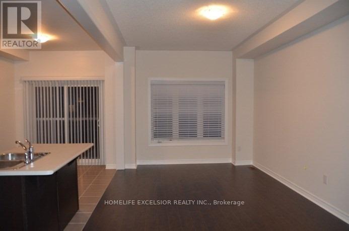 Photo 5 of 28 Black Locust Drive, Markham ON