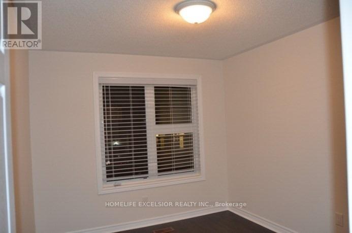 Photo 8 of 28 Black Locust Drive, Markham ON