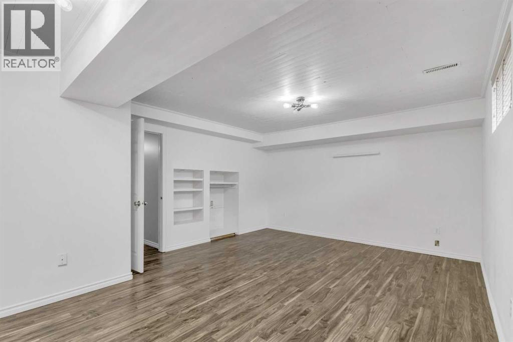 Photo 21 of 74 Perry Drive, Sylvan Lake AB