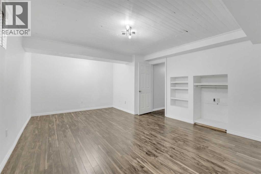 Photo 23 of 74 Perry Drive, Sylvan Lake AB