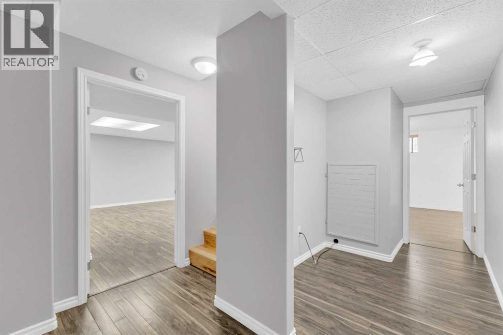Photo 20 of 74 Perry Drive, Sylvan Lake AB