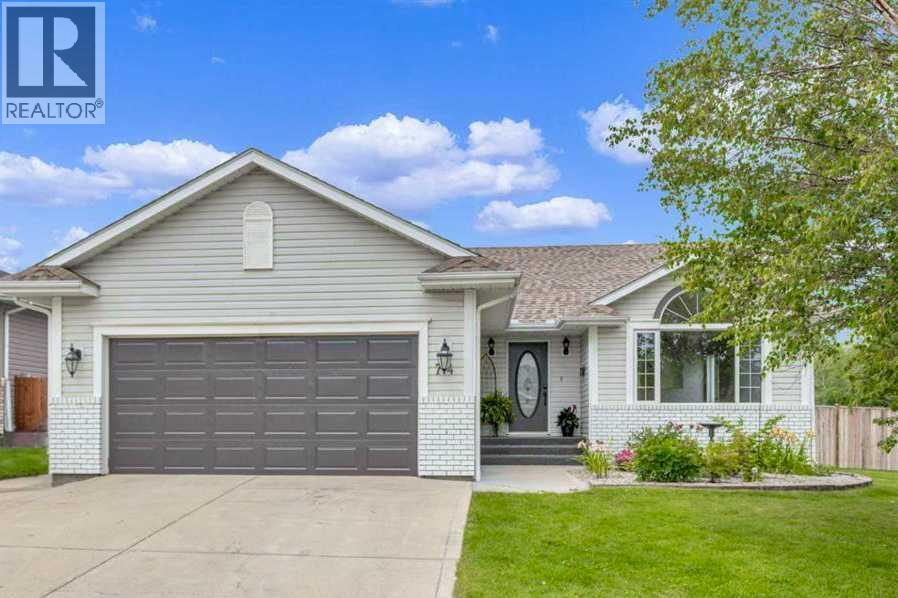 Photo 2 of 74 Perry Drive, Sylvan Lake AB