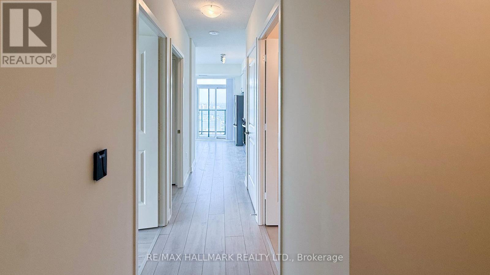 Photo 6 of 4811 38 Annie Craig Drive, Toronto ON