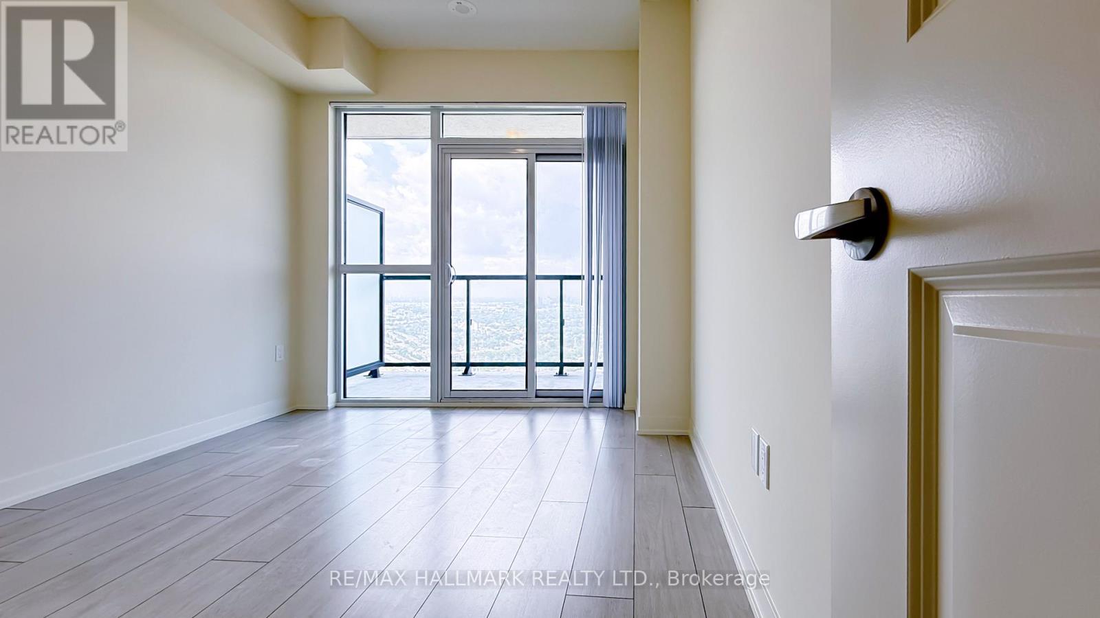 Photo 8 of 4811 38 Annie Craig Drive, Toronto ON