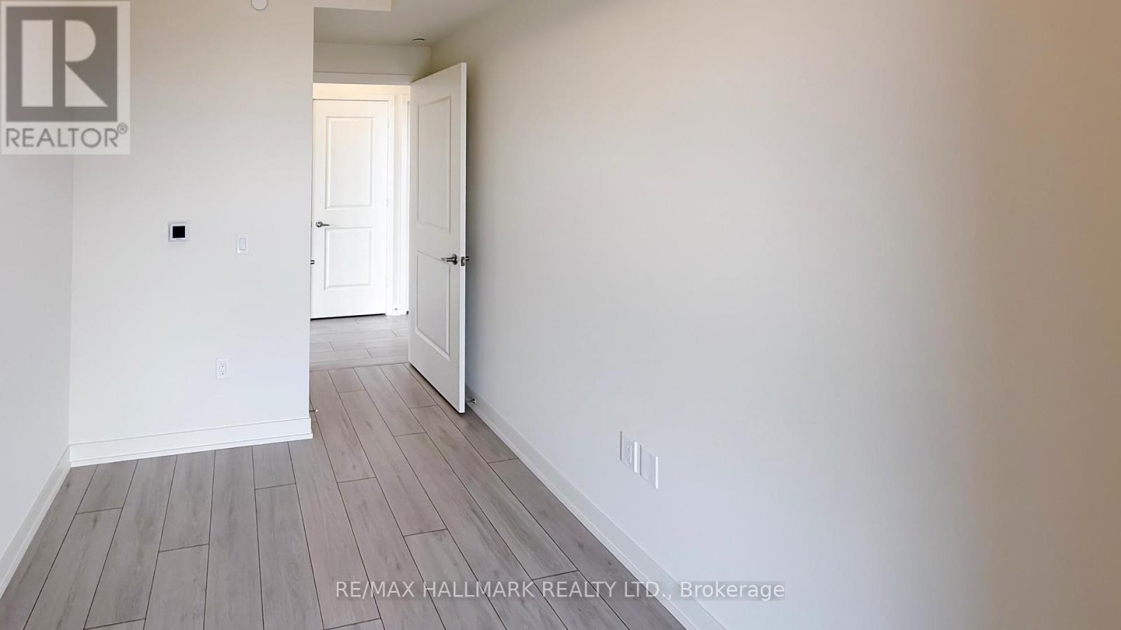 Photo 9 of 4811 38 Annie Craig Drive, Toronto ON