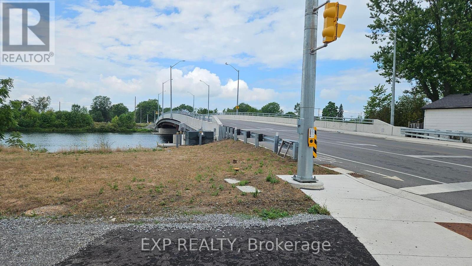 Photo 36 of 116 Forks Road E, Welland ON