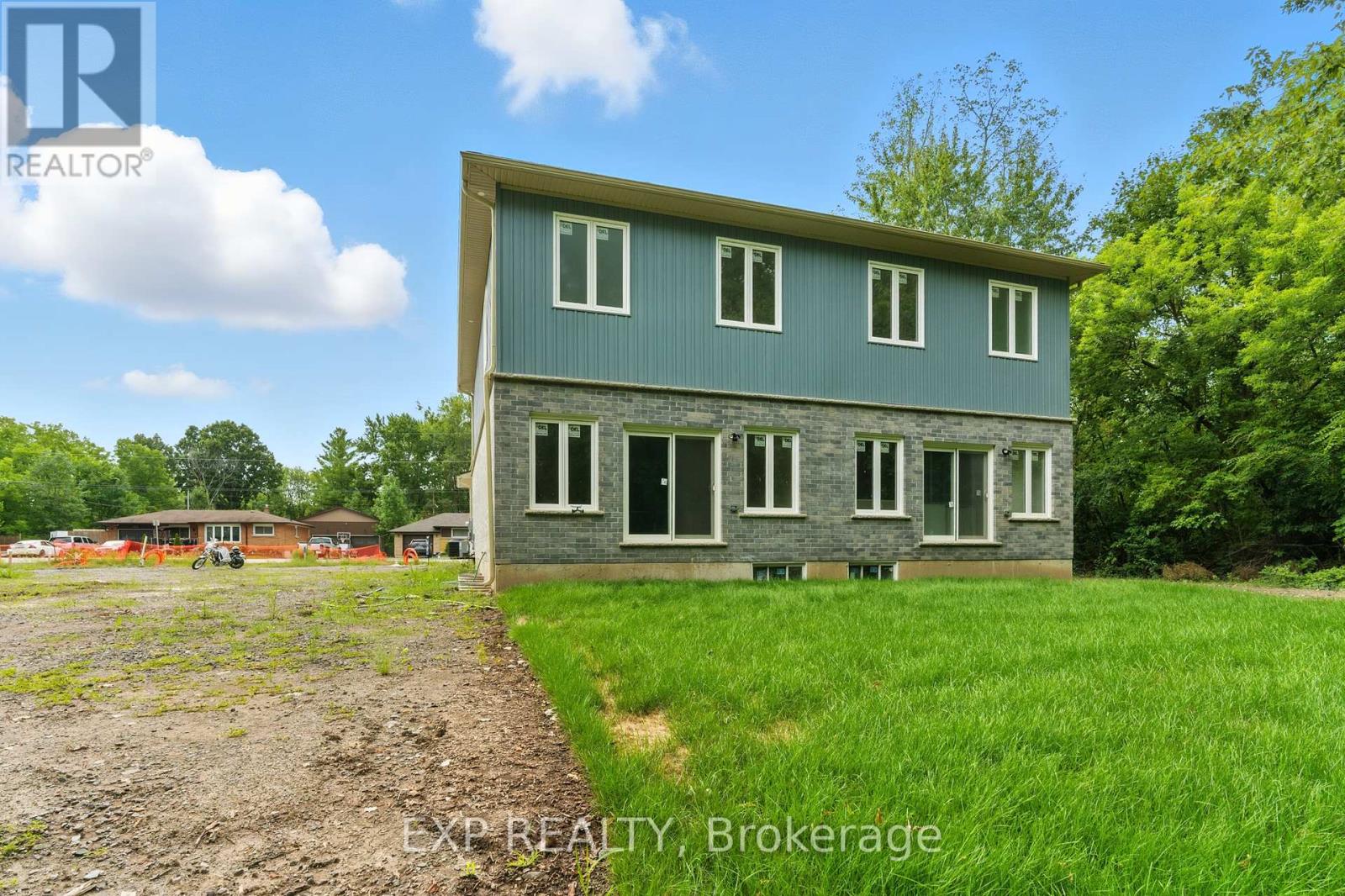 Photo 32 of 116 Forks Road E, Welland ON