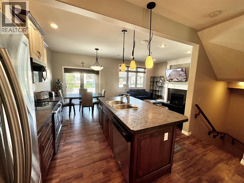 Photo 7 of 238 Viscount Drive Se, Red Deer AB