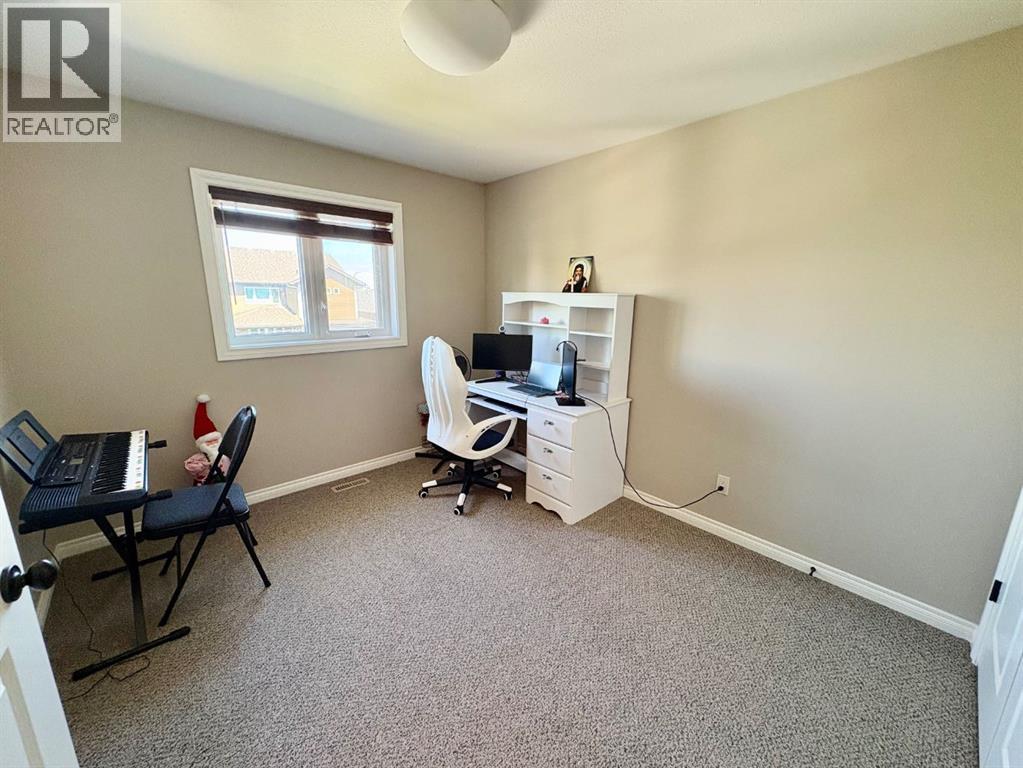 Photo 29 of 238 Viscount Drive Se, Red Deer AB