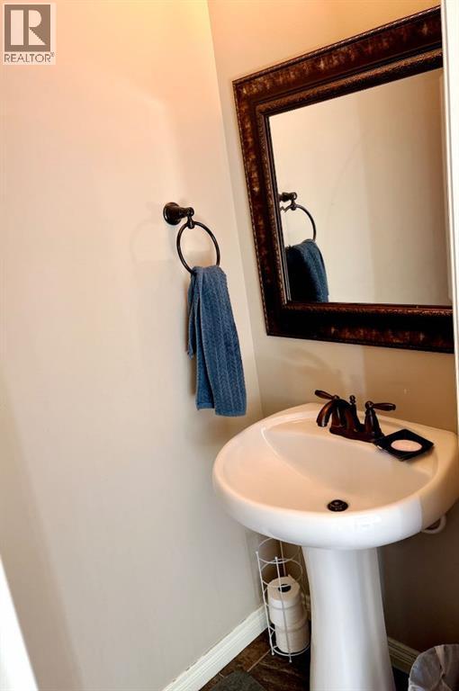 Photo 14 of 238 Viscount Drive Se, Red Deer AB
