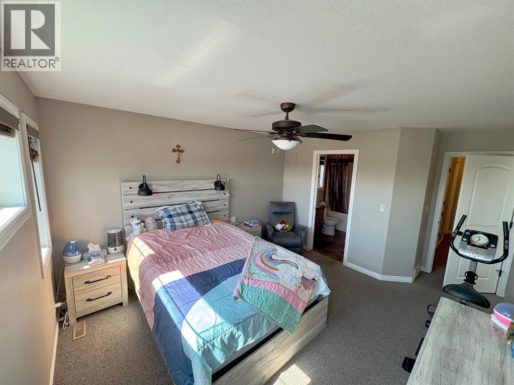 Photo 18 of 238 Viscount Drive Se, Red Deer AB