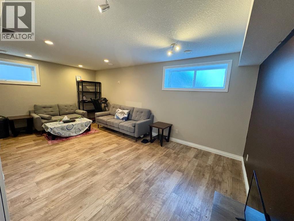Photo 35 of 238 Viscount Drive Se, Red Deer AB
