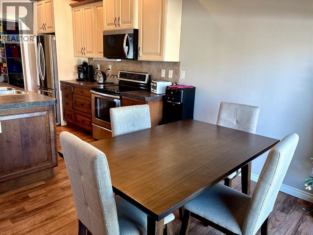 Photo 11 of 238 Viscount Drive Se, Red Deer AB