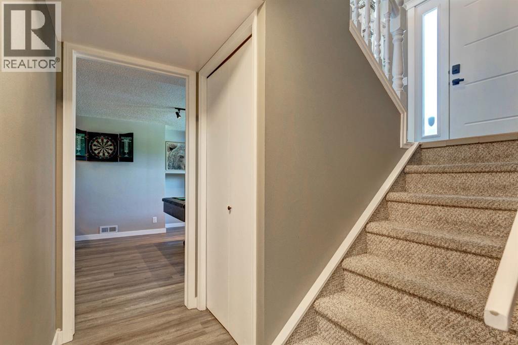 Single Family House Bi-level for Sale in  Mckinley Way SE McKenzie Lake Calgary 