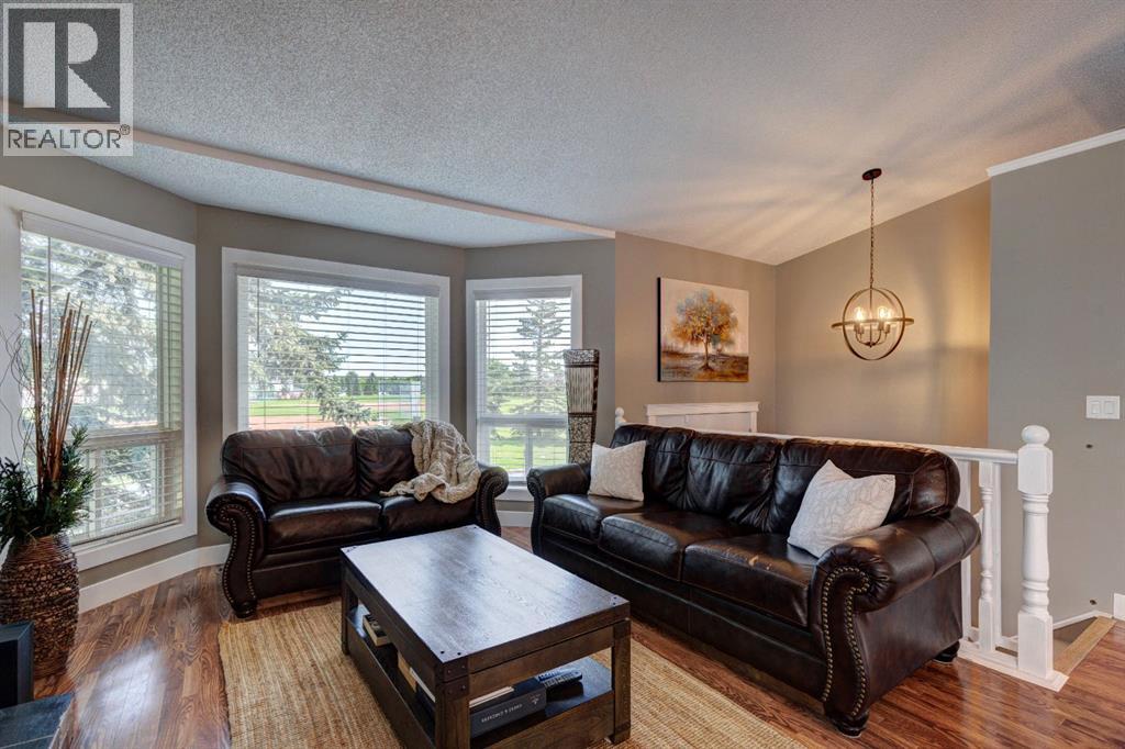 Single Family House Bi-level for Sale in  Mckinley Way SE McKenzie Lake Calgary 