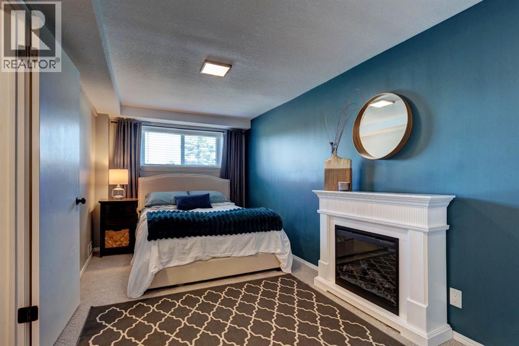 Single Family House Bi-level for Sale in  Mckinley Way SE McKenzie Lake Calgary 