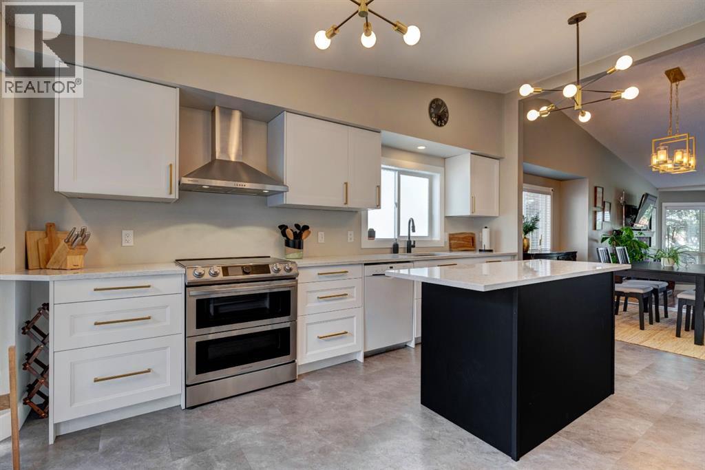 Single Family House Bi-level for Sale in  Mckinley Way SE McKenzie Lake Calgary 