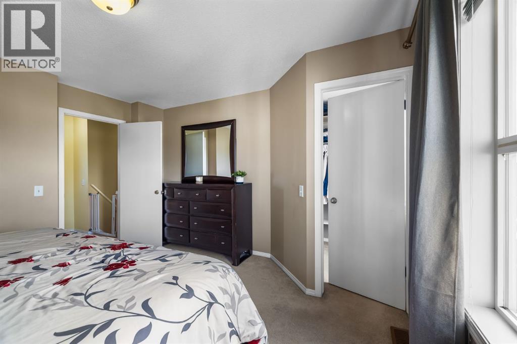 Single Family House for Sale in  Elgin View SE McKenzie Towne Calgary 