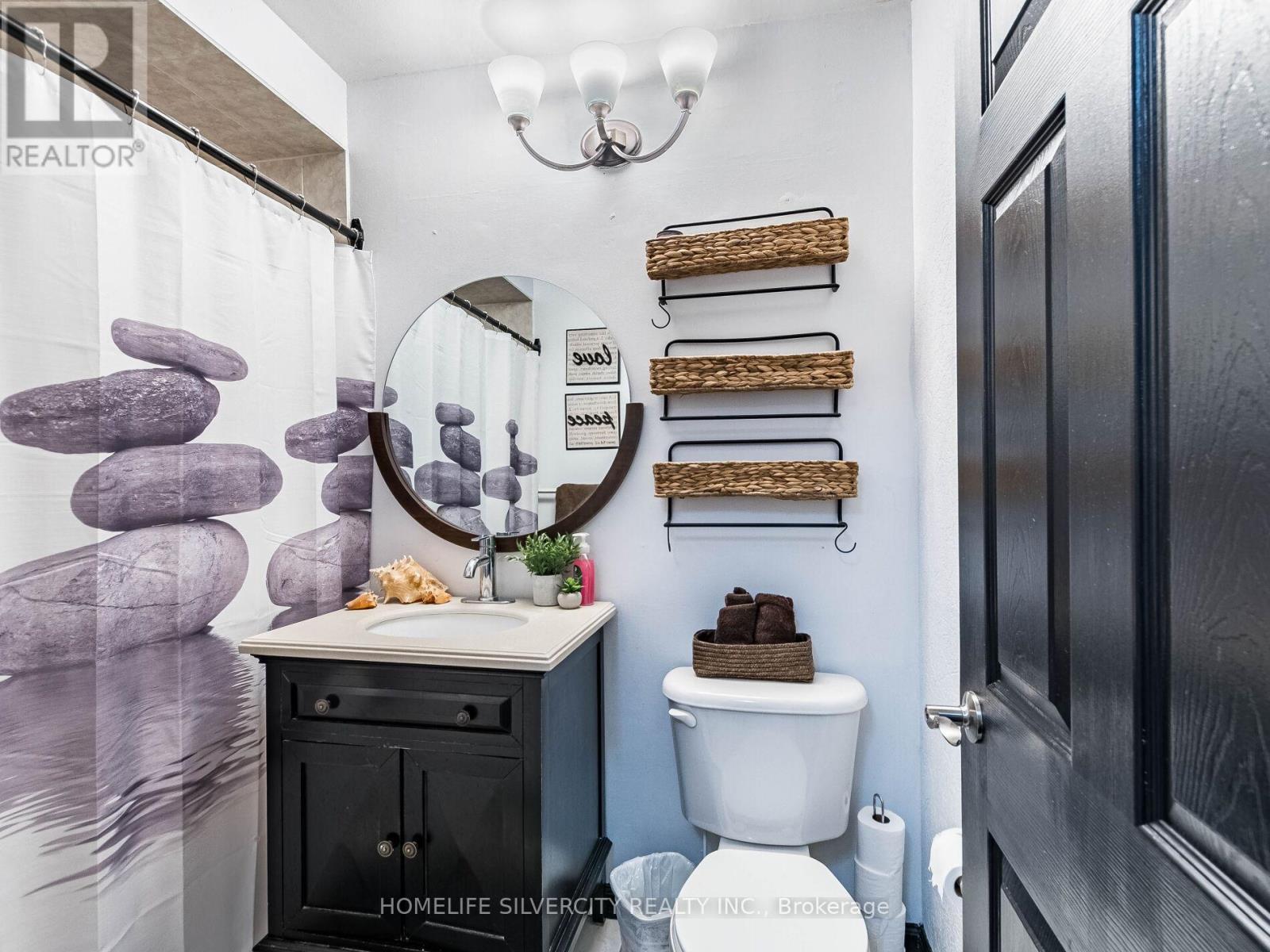 Photo 25 of 108 Brookland Drive, Brampton ON