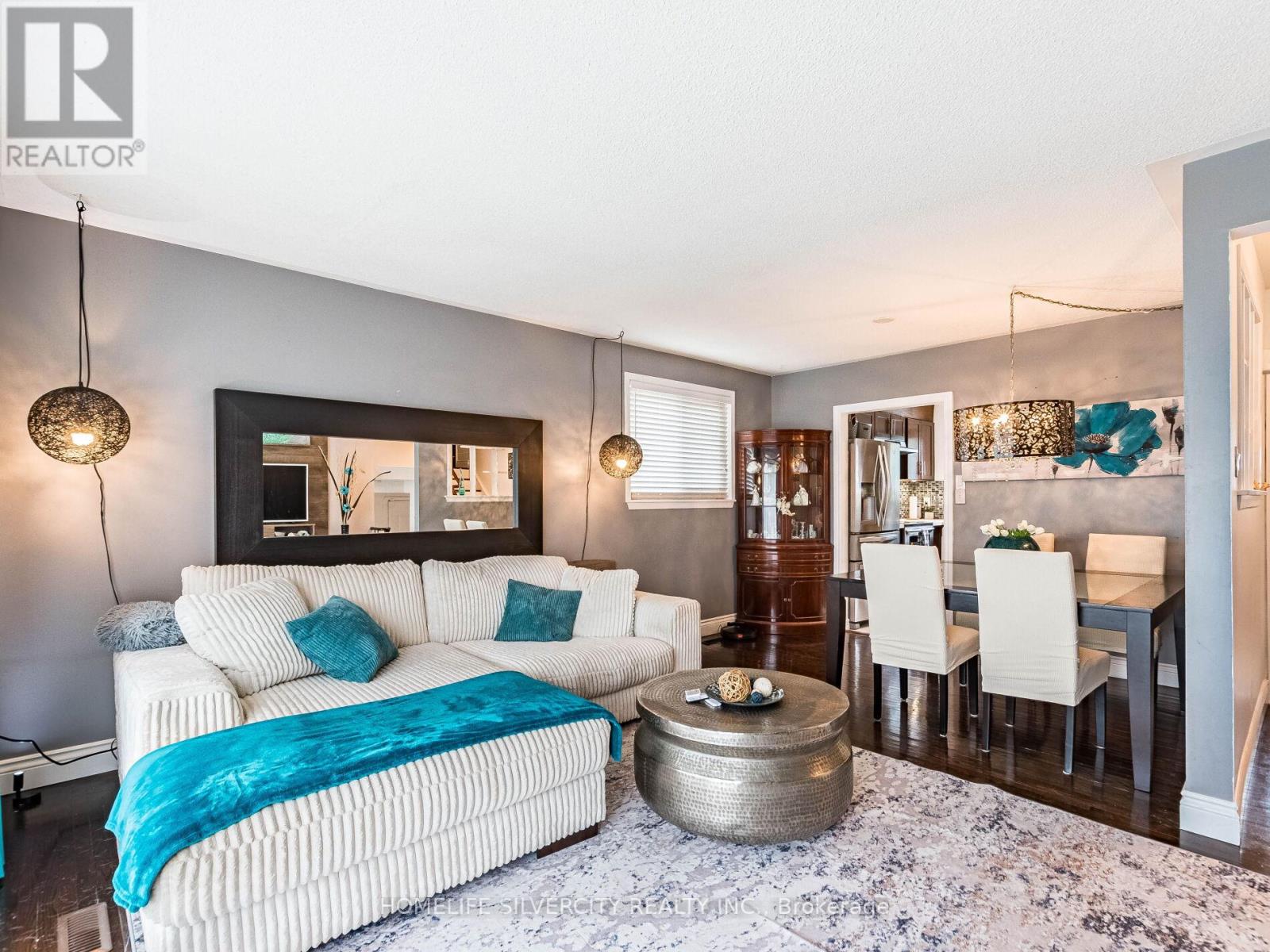 Photo 10 of 108 Brookland Drive, Brampton ON
