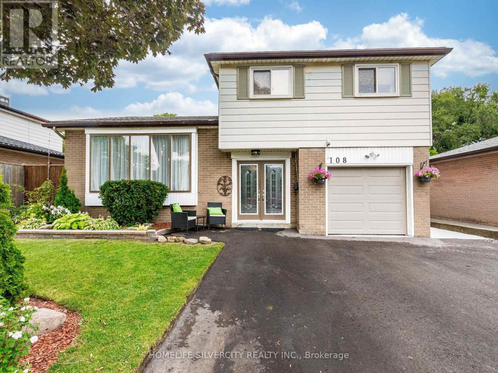 Photo 3 of 108 Brookland Drive, Brampton ON