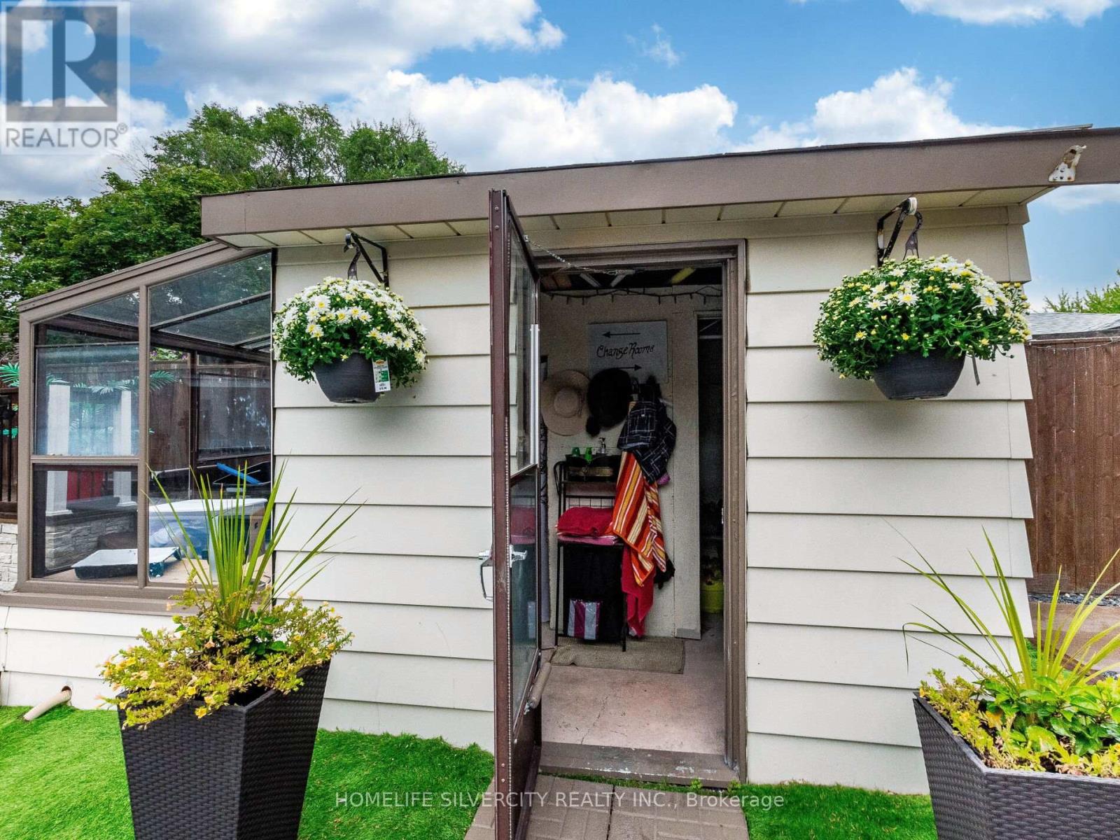Photo 32 of 108 Brookland Drive, Brampton ON