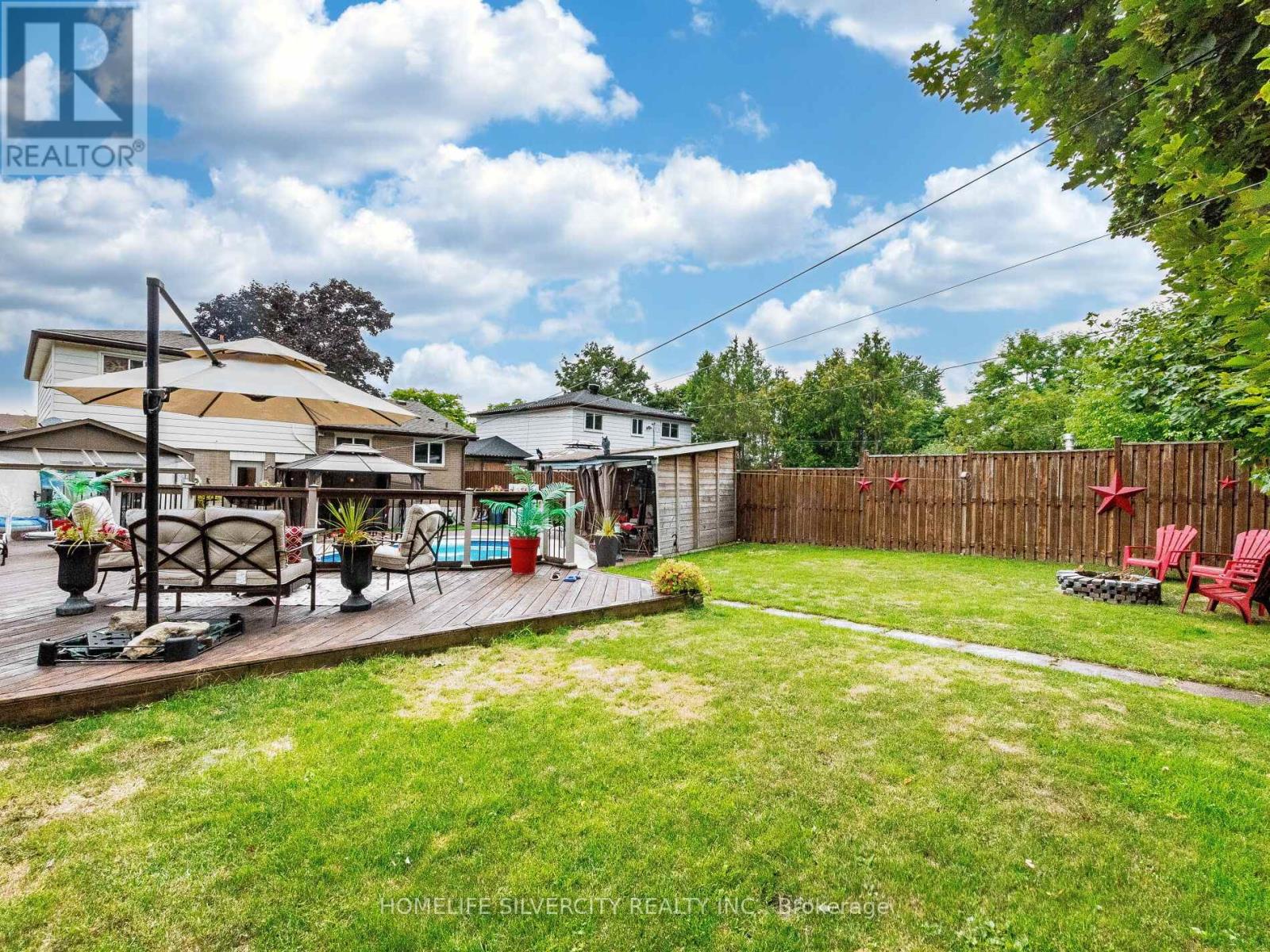 Photo 35 of 108 Brookland Drive, Brampton ON